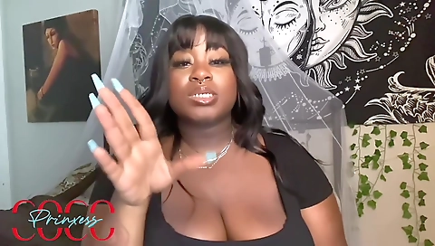 Webcam solo video of a tattooed milf with big tits