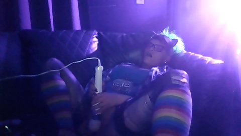 Amateur black milf in her sexy smoking body and tight pussy