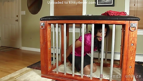 Sexy ebony MILF with a nice body gets fucked in bed