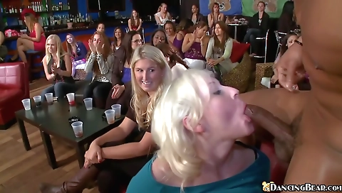 Big cumming in the group sex party for a ebony stripo