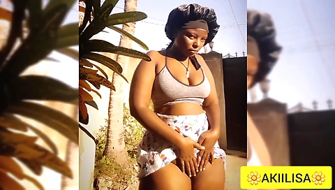 Ebony video clip with me showing off my perfect body