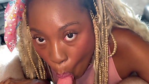 Ebony blonde with a big ass fucks in a homemade clip