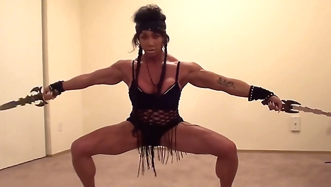 Ebony bodybuilder babe with a sexy body makes a video