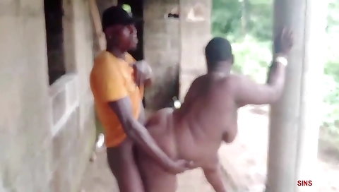 Amateur ebony girl fucked in a big ass and a pussy