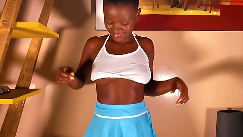 Ebony beauty with a round ass showing her ass on webcam