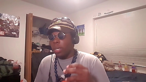 Sexy ebony chick showing off her curves on solo webcam